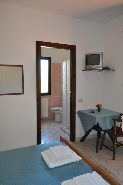 Agriturismo Vaddidulimu Luogosanto Habitación foto